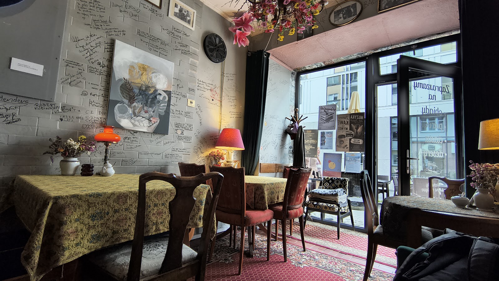 Wnętrze Cafe Klaps — zaproszenie na obiady